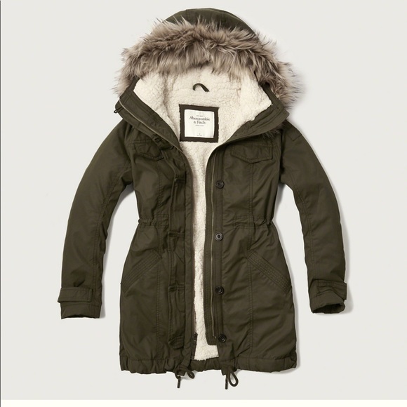 Abercrombie & Fitch Jackets & Blazers - A&F Sherpa Lined Hooded Military Parka - Olive green in size XS